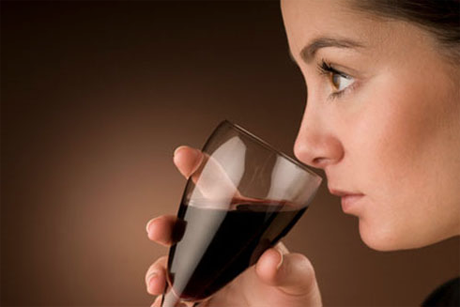 Uống mỗi ngày một ly rượu vang giúp giảm cân