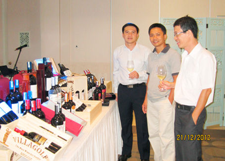 Tiá»‡c rÆ°á»£u vang cuá»‘i nÄƒm 22-12-2012